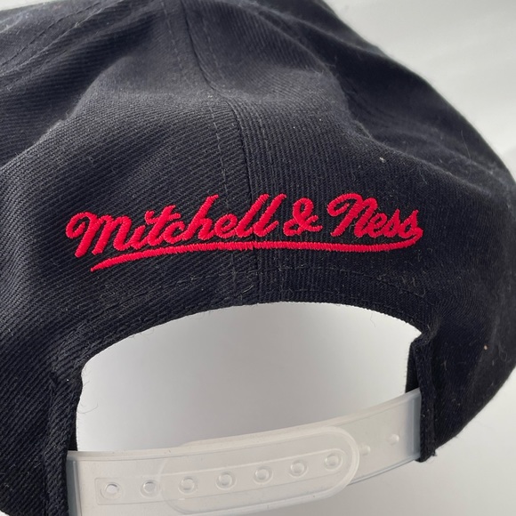 NWT Mitchell & Ness Chicago Bulls 72-10 Snapback - Picture 6 of 7
